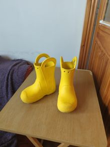 crocs junior wellies c8 yellow