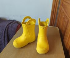 crocs junior wellies c8 yellow