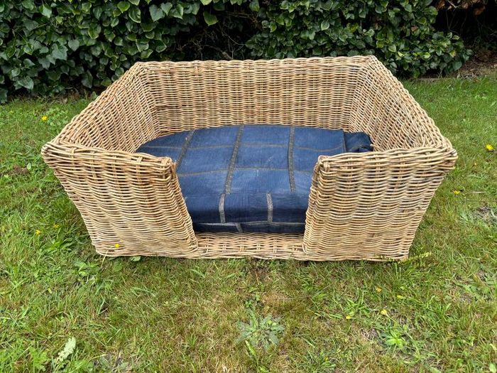 Beautiful Large Wicker Dog Basket (With Optional Cushion)