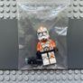 lego star wars sw0522 Clone Trooper, 212th Attack Battalion (Phase 2) minifigure - Orange Arms, Dirt Stains, Scowl Image 3