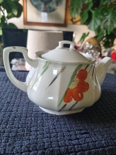 Grindley (W.H. Grindley & Co.) Art Deco teapot