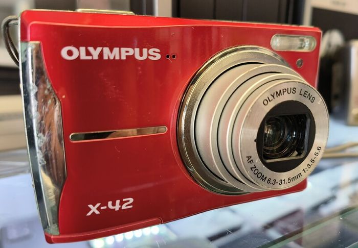 12.0Mpix Olympus X42 Digital Camera + 6.3-31.5mm EQ 36-180mm Zoom Lens X5