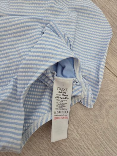 Girls swimsuit size 3-4 years