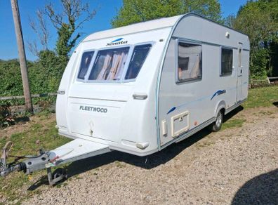 Fleetwood 6 berth caravan with fixed bunk beds