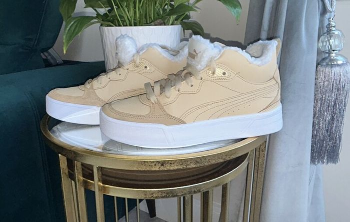 Ladies Beige & White Puma Trainers