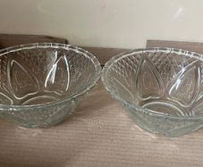 2 Glass Retro Style Bowls
