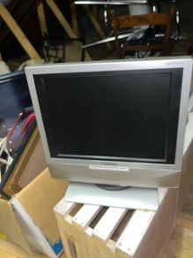 22" flat screen tv