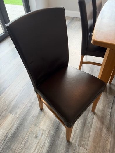 Oak extendable dining table + chairs