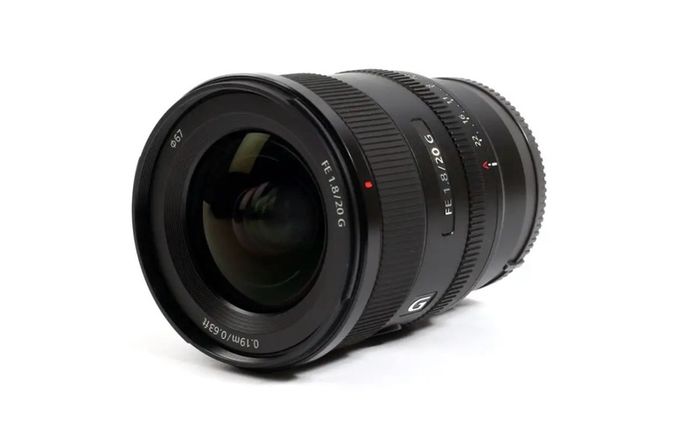 20mm f1.8 sony G e mount fe mint