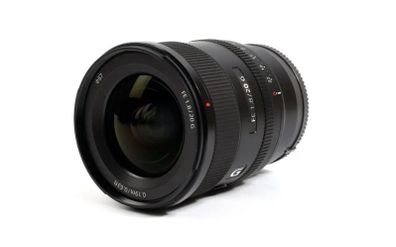 20mm f1.8 sony G e mount fe mint
