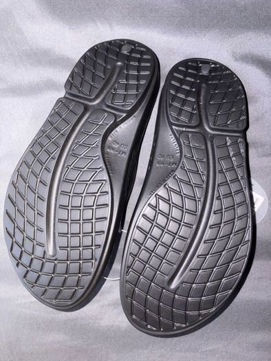oofos unisex slides