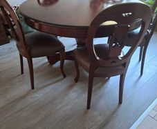 Mahogany Table and Chairs for Sale -  needs to be gone by July end