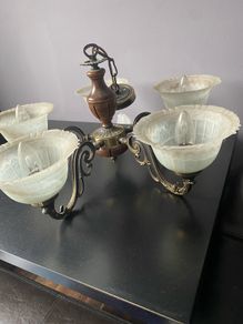 Chandelier type light fitting.