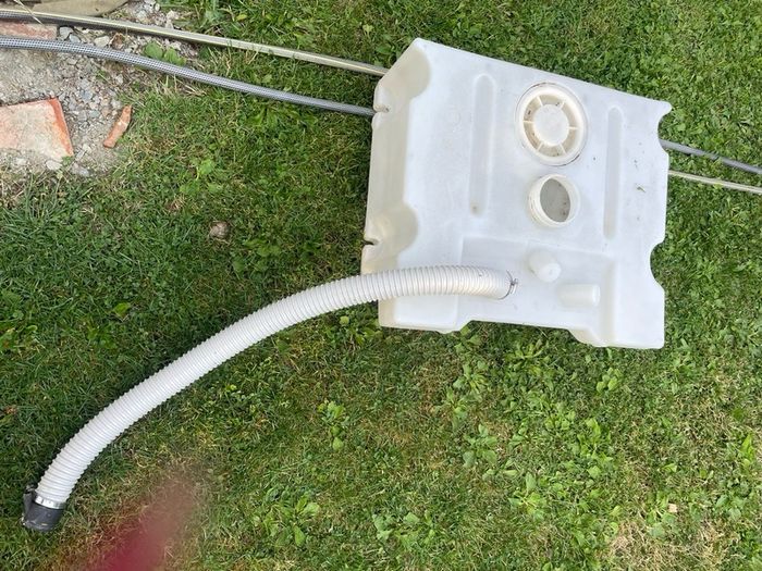 Underbody water storage for Camper