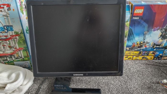 Monitor Samsung SyncMaster 971p