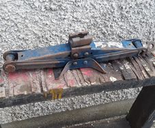 car scissors jack