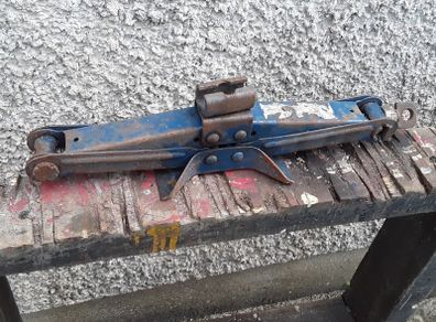 car scissors jack