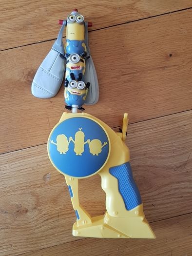 Flying Heroes Despicable Me Hand Launcher