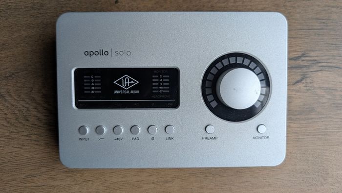 Universal Audio Apollo Solo Thunderbolt 3 Heritage Edition + Essential Plugins + Premium UAD DSP Bundle