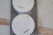 2 smoke alarms