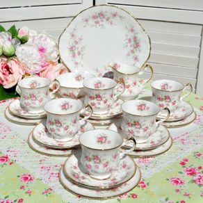 Paragon "Victoriana  Rose" Fine Bone China 21 piece Tea Set