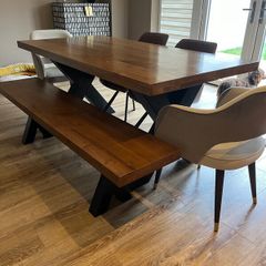 Dining table set