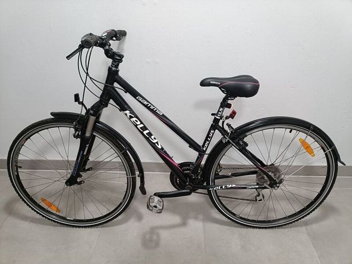 As new condition ladies bike Kelly's size 17inch S/M