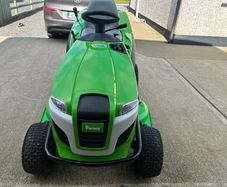Ride on lawnmower
