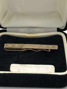 tie clip