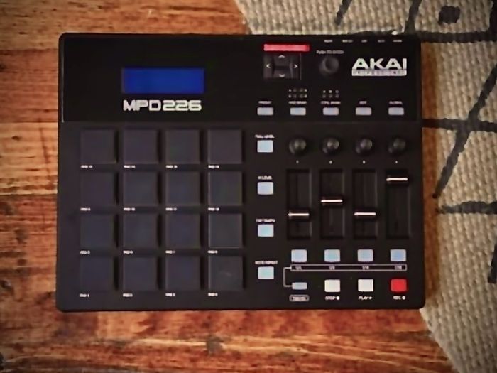 AKAI MPD 226 (like new) - PRO MIDI Pad Controller w/accessories