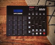 Akai MPD 226 (mint - Final Price Drop) - Pro Midi Pad Controller