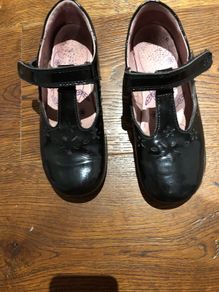 girls black shoes