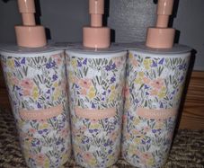 Shower gel shampoo conditioner storage