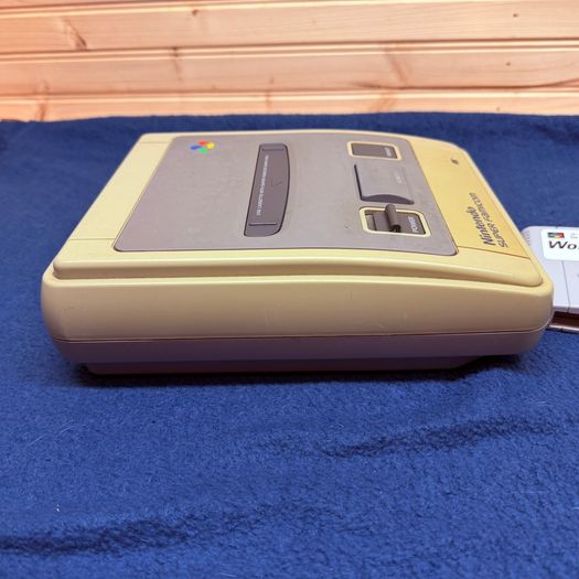 Nintendo Super Famicom Japanese SNES version with game