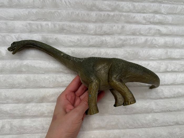 Schleich Brachiosaurus Dinosaur Figure D-73527  approx. 20 cm. height 2016  Dirty Used Please see photos