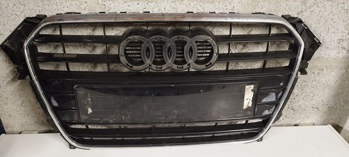 Audi A4 Grill.