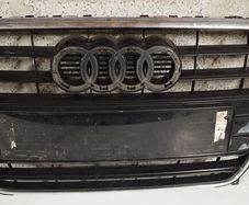 Audi A4 Grill.