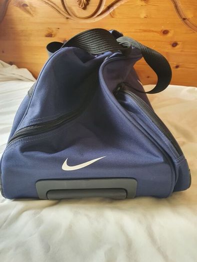 Large nike 2 wheel roller bag 29" long 14" wide 12" depth navy in fab condition