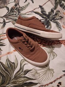 Boys shoes