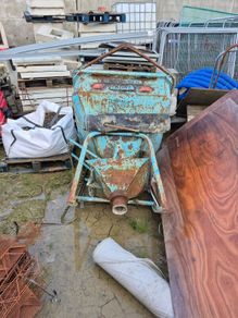 1000L Secatol Concrete Funnel Skip