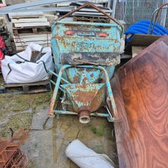 1000L Secatol Concrete Funnel Skip