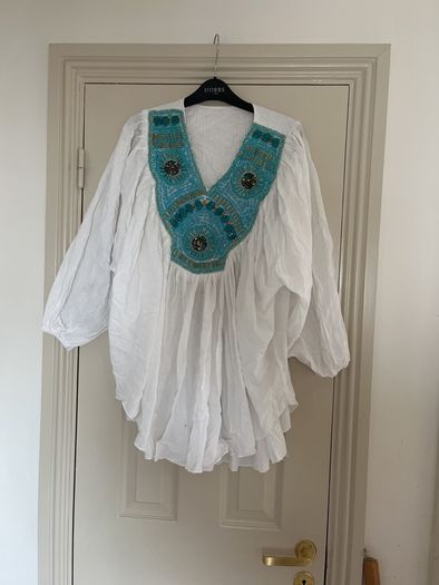 White Top with turquoise detail