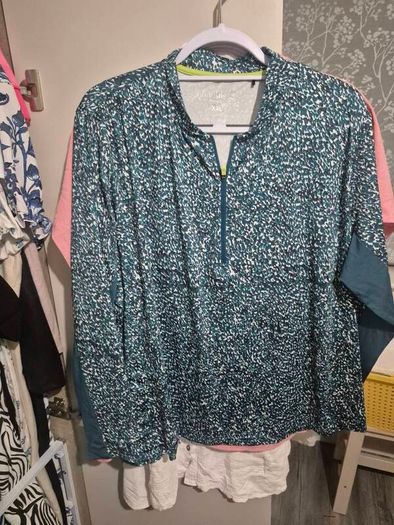 Clothes size 20/22