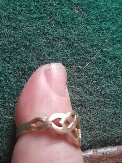ladies 9ct gold ring