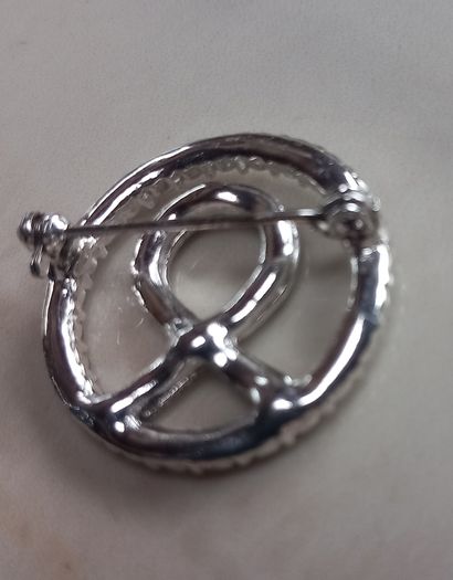 Diamante ribbon brooch, D18 post 3e