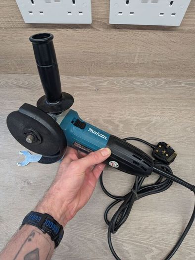 Makita 220v grinder