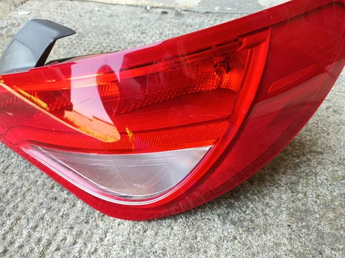 Mercedes benz CLA rear right light