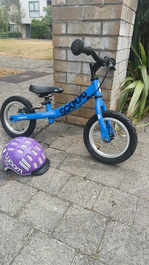 Scoot balance bike + Woom helmet