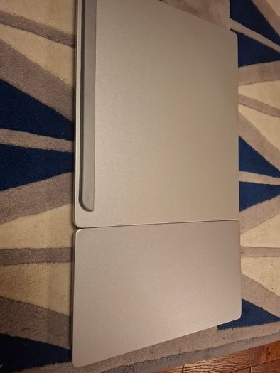 Adjustable laptop tray