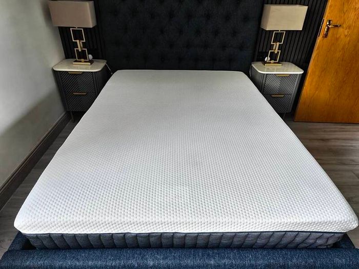 Emma Original Pro Mattress. Double (135x190cm). Barely Used. As New Condition